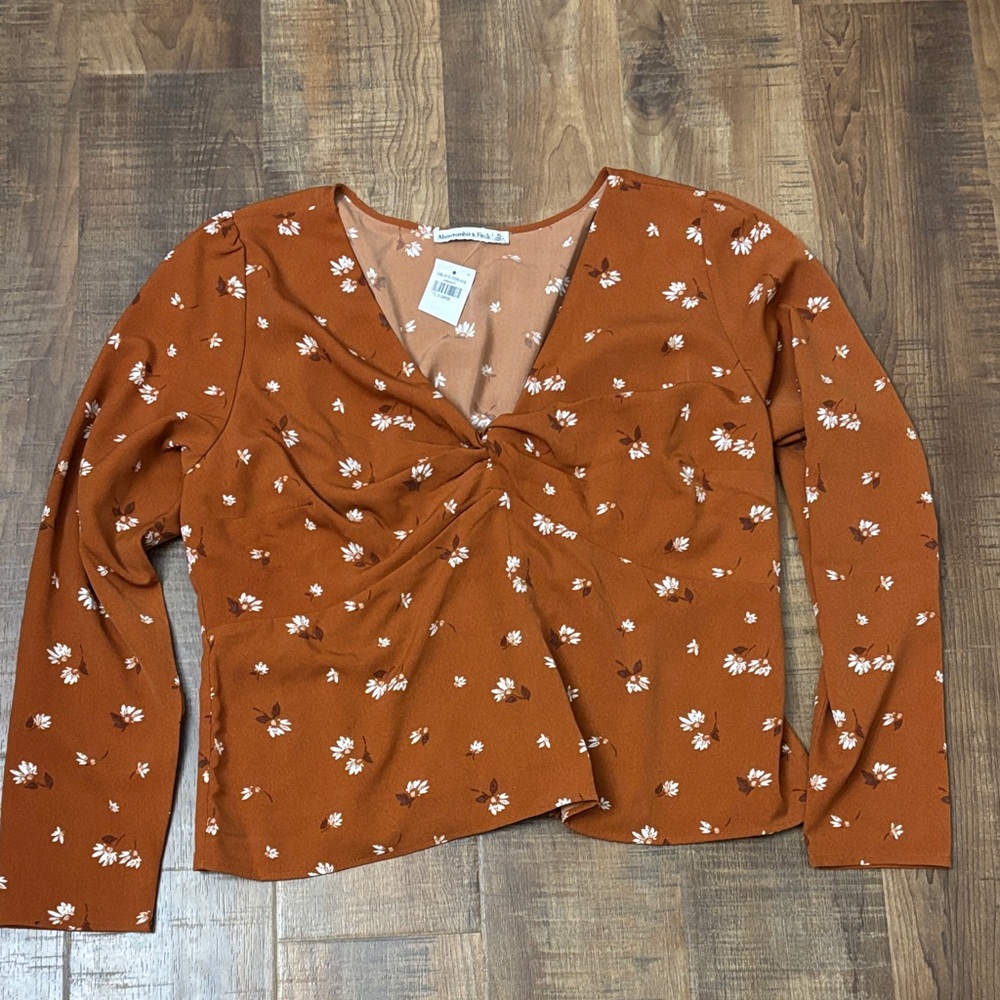 NWT  XL Abercrombie and Fitch Long-Sleeve Twist Front Blouse in Orange Floral